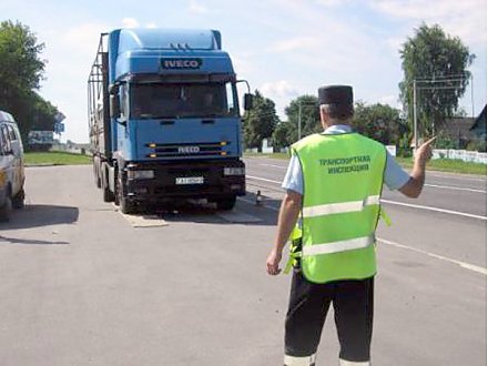 Сотрудник транспортной инспекции в Лиде подозревается в получении взятки