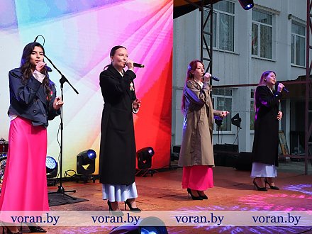 Праздник в Вороново продолжился концертной программой "Краски весны"