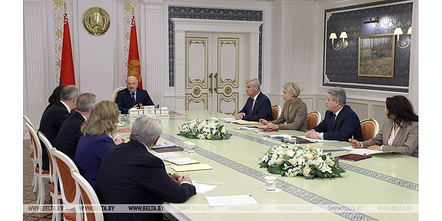 Александр Лукашенко: через день-два проект Конституции будет вынесен на всенародное обсуждение