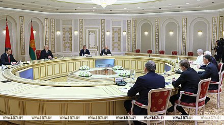 Александр Лукашенко: Беларусь будет вести диалог с Россией по строительству новой АЭС 