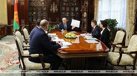 Александр Лукашенко: надо прекратить строить дворцы как в здравоохранении, так и в образовании
