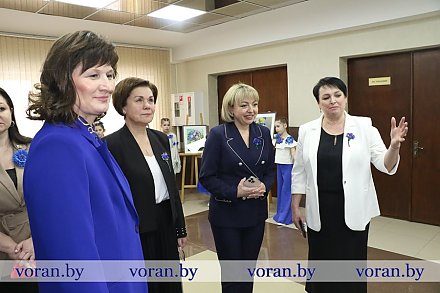 Председатель Белорусского союза женщин, директор телеканала «Мир» в Беларуси Ольга Шпилевская с рабочим визитом побывала в Вороновском районе