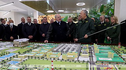 "Что дальше будем делать?" Александр Лукашенко начал посещение БНБК с вопроса на перспективу