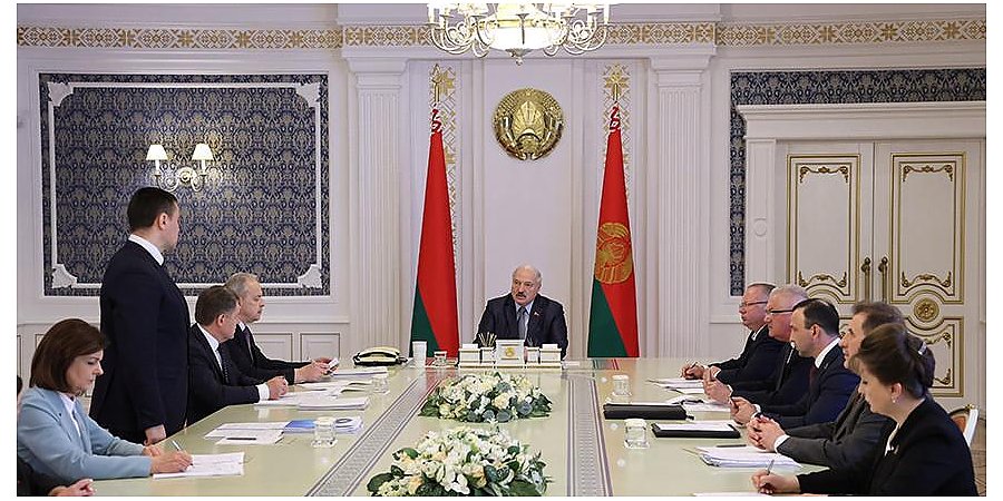 Александр Лукашенко поставил задачу в 2024 году железобетонно определиться с системой поступления