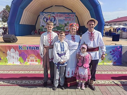 Многодетная семья Милюн из Дотишек приняла участие в открытом региональном фестивале семейного отдыха «Зецельскі ФЭСТ»
