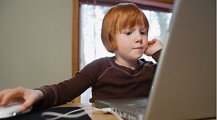 Совмин утвердил пакет документов к поправкам в закон о защите детей от вредной информации