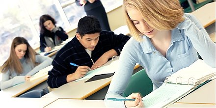 В вузах Беларуси начались внутренние вступительные испытания