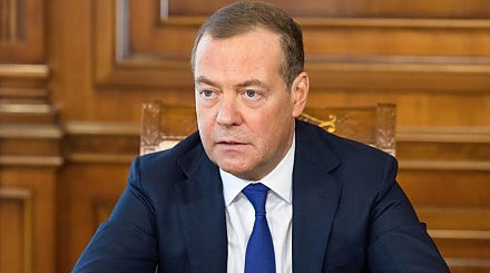 Медведев: против России ведется полномасштабная гибридная война