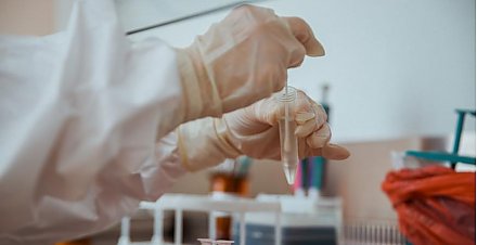 Эксперт: большинство специалистов считают, что новые штаммы коронавируса еще будут