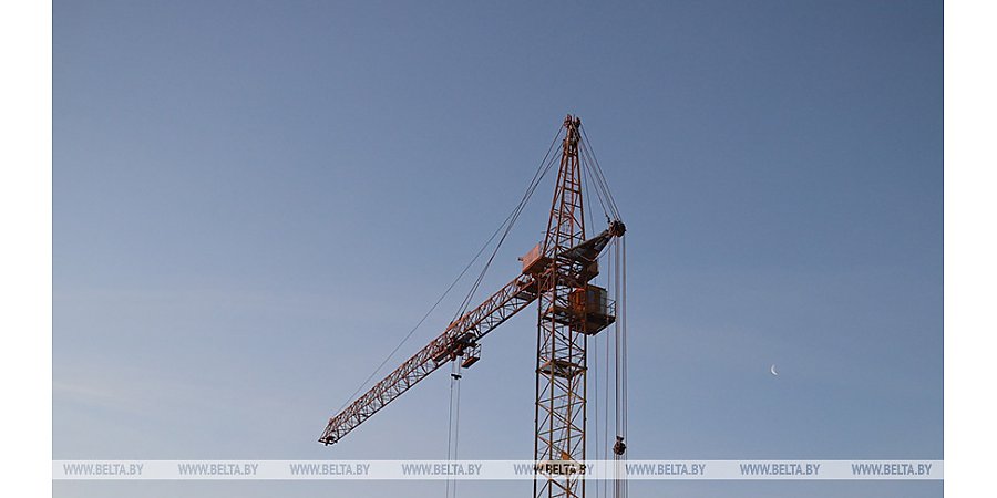 Александр Лукашенко дал поручения по развитию производственной сферы и строительству жилья в регионах