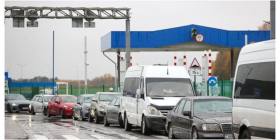 "Дети всю ночь плакали, не знали, как улечься в машине". Многодетная мама из Германии о закрытии границы Литвой