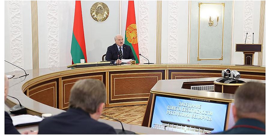 Александр Лукашенко собрал заседание Совбеза по вопросам обеспечения национальной безопасности Беларуси