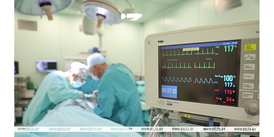 Впервые в Беларуси. Уникальную эндоваскулярную операцию пациенту с инфарктом провели в Гродно