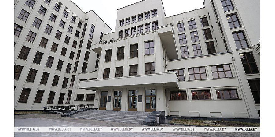 Руководители госорганов проведут в апреле личные приемы граждан в Совмине