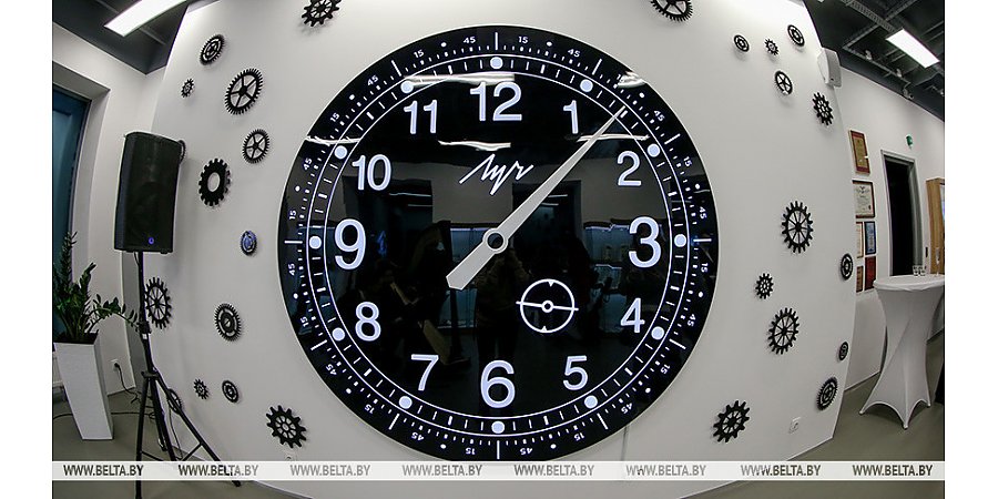 "Потерять его - значит потерять мозги нации". Как Лукашенко сохранил производство часов и вернул "Луч" на рыно