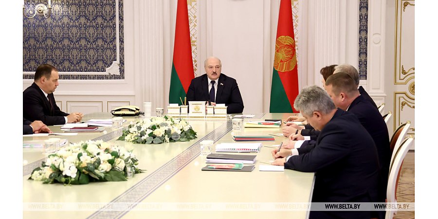 О работе правительства, ВНС и рецепте стабильности в обществе. Все подробности совещания у Лукашенко