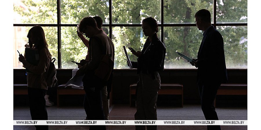 Минобразования: 8,2 тыс. выпускников колледжей смогут поступить в вуз по сокращенной программе в этом году