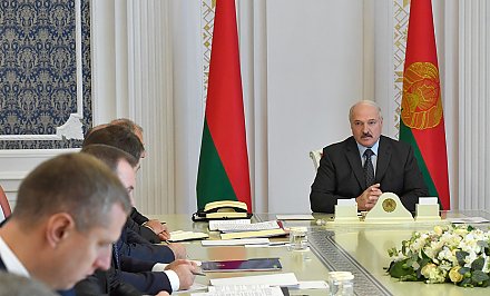 ВВП, экспорт, нефть и поставки продовольствия - Александр Лукашенко собрал совещание по экономическим вопросам