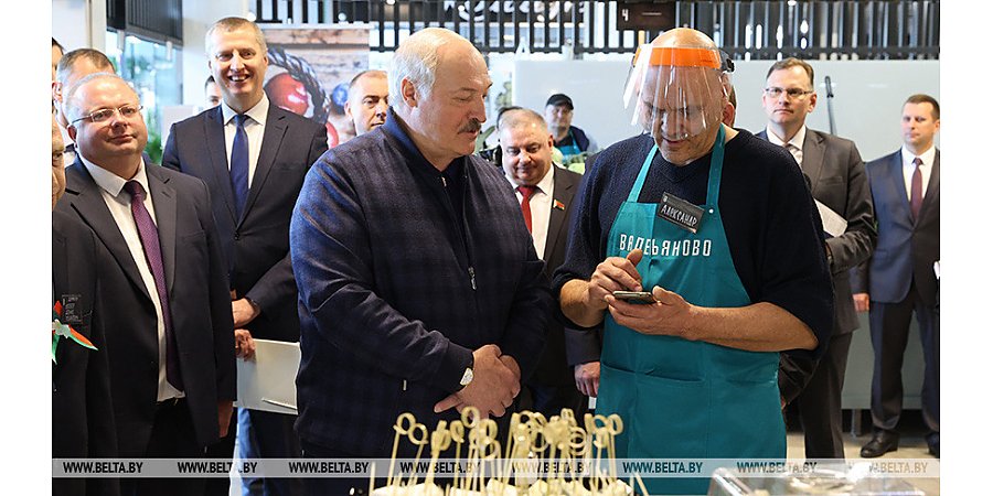Александр Лукашенко требует навести порядок в работе продовольственных рынков и обеспечить доступ для фермеров