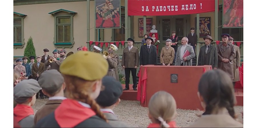 "Смогли отразить дух и атмосферу того времени". Режиссер фильма "На другом берегу" о создании картины