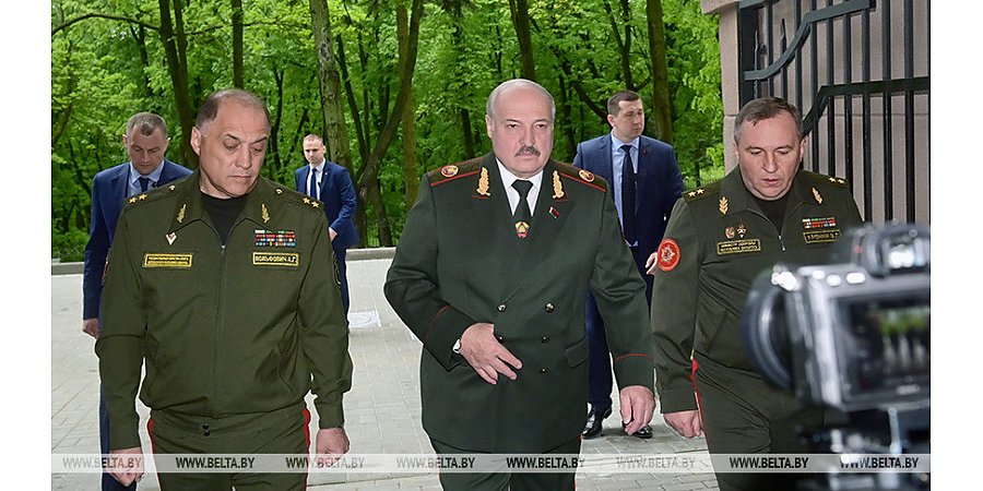 Александр Лукашенко продолжает серию мероприятий по развитию Вооруженных Сил