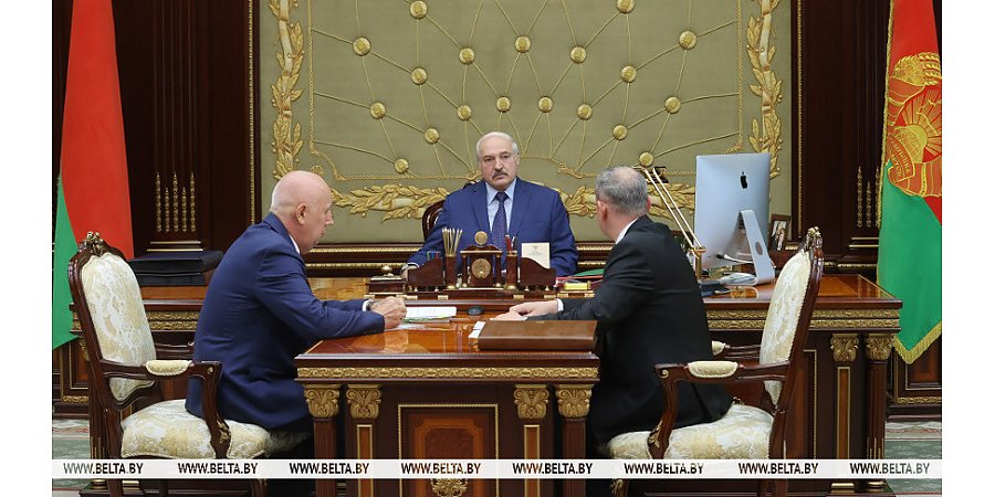 Александр Лукашенко требует обеспечить нормальное функционирование транспортной отрасли, несмотря на санкции