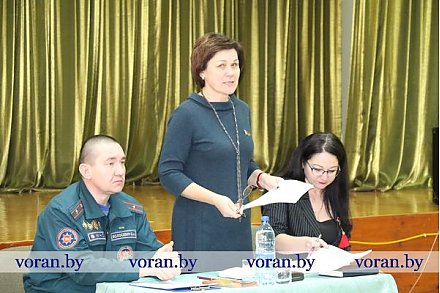 17 января районные информационно-пропагандистские группы встретились с трудовыми коллективами «Вороновской сельхозтехники», ДРСУ-120, ТЦСОН и Вороновского филиала облпотребобщества. А также побывали на сельском сходе в аг. Заболоть.