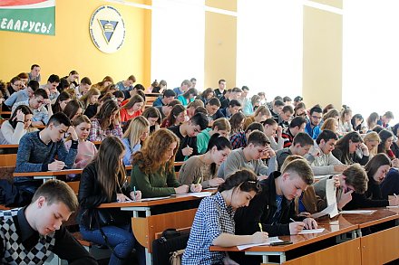 С начала мая в области по поводу укусов клещей обратились 1504 человек, в том числе за минувшие субботу и воскресенье – 60 человек