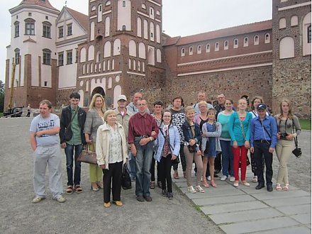 Не вместо, а вместе с жителями Вороновщины делает добрые дела районная организация «Белорусский фонд мира»