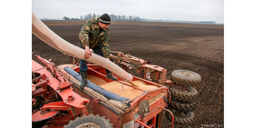 Профсоюзы взяли на контроль вопросы охраны труда во время посевной кампании 2023 года