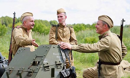 Ретроавтомобили, военная техника и рыцарская атрибутика. Узнали, чем будет удивлять международный фестиваль исторической реконструкции «Легендарные эпохи» 13 июля