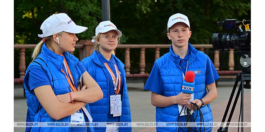 Александр Лукашенко пообещал защитить детей и их семьи из рижской детской Академии радио и телевидения