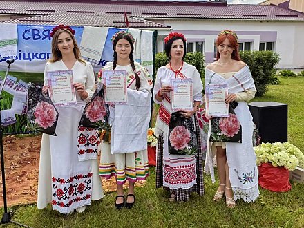 Фальклорнае свята «Місявіцкага ручніка» сабрала аднавяскоўцаў у Місявічах