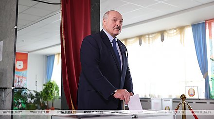 Лукашенко проголосовал на президентских выборах (Обновлено)