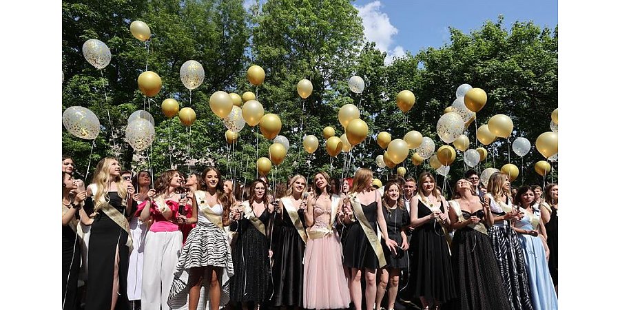 Когда в 2024 году в белорусских школах пройдут последние звонки, выпускные экзамены и вечера