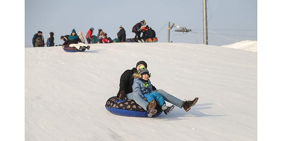 Ледянки и тюбинги. Как правильно кататься на снежных горках (ИНФОГРАФИКА)