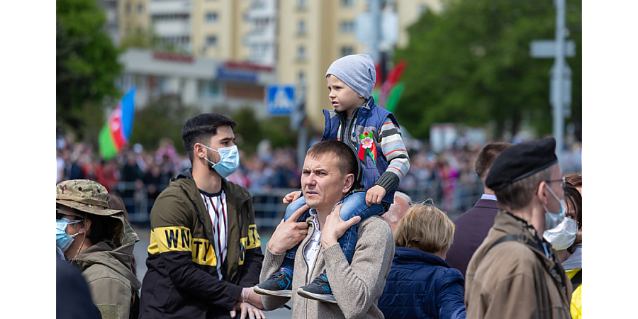 Майский трудовой марафон: сколько дней белорусы будут работать и отдыхать в последнем весенним месяце