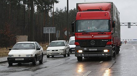В Беларуси введут запрет на перевозки грузов в Казахстан с использованием перецепки и перегрузки