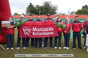 Молодежь сельхозпредприятия "Дотишки" принимает участие в "Сельской эстафете" на "Дажынках" в Большой Берестовице