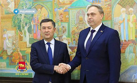 Владимир Караник провел встречу с главой Самаркандской области Эркинжоном Турдимовым