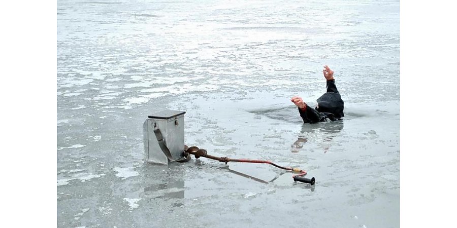 Неудачная рыбалка, или До беды — один шаг. На Вороновском пруду рыбак "ушел" под лед