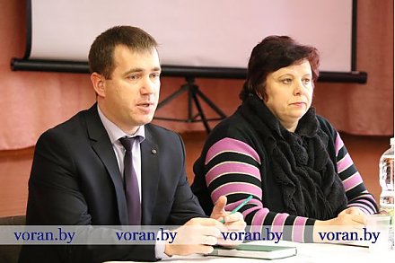 Первую в наступившем году встречу с населением провел в Погородно заместитель главы района Андрей Карпович