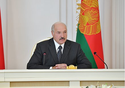 Повышение эффективности работы СЭЗ обсуждают на совещании у Александра Лукашенко