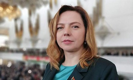 Светлана Почобут, директор Радунской средней школы Вороновского района: «Всей душой поддерживаю мнение Президента о том, что патриота может воспитать только патриот»