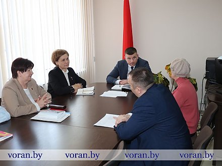 Член Совета Республики Дмитрий Захарчук провел в Вороново прием граждан
