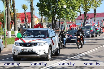 Память жива! В Вороновском районе прошел патриотический автомотовелопробег «От памятника к памятнику»