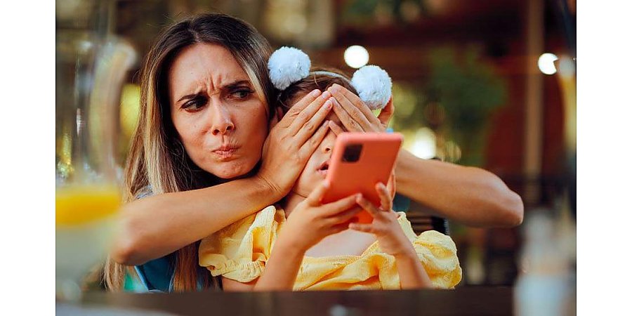 Криминал в школах подтолкнул европейцев на запрет соцсетей для детей и подростков