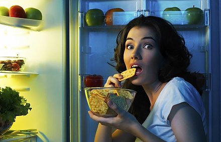Что можно есть ночью если очень хочется: 9 безопасных для фигуры продуктов