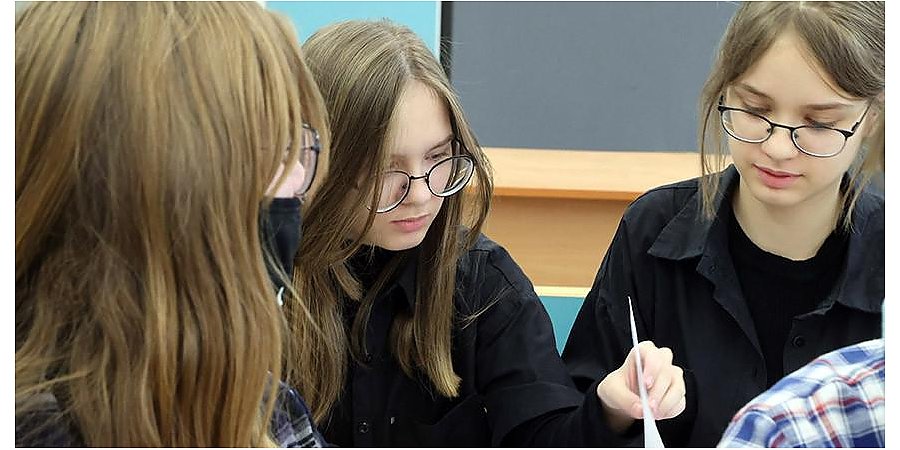 Внесение корректив в учебные программы по истории обсуждали на совещании у Александра Лукашенко