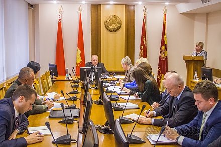 Свыше сотни регистраторов уточнят адреса для переписи населения. Подготовку к масштабной кампании обсудили в облисполкоме